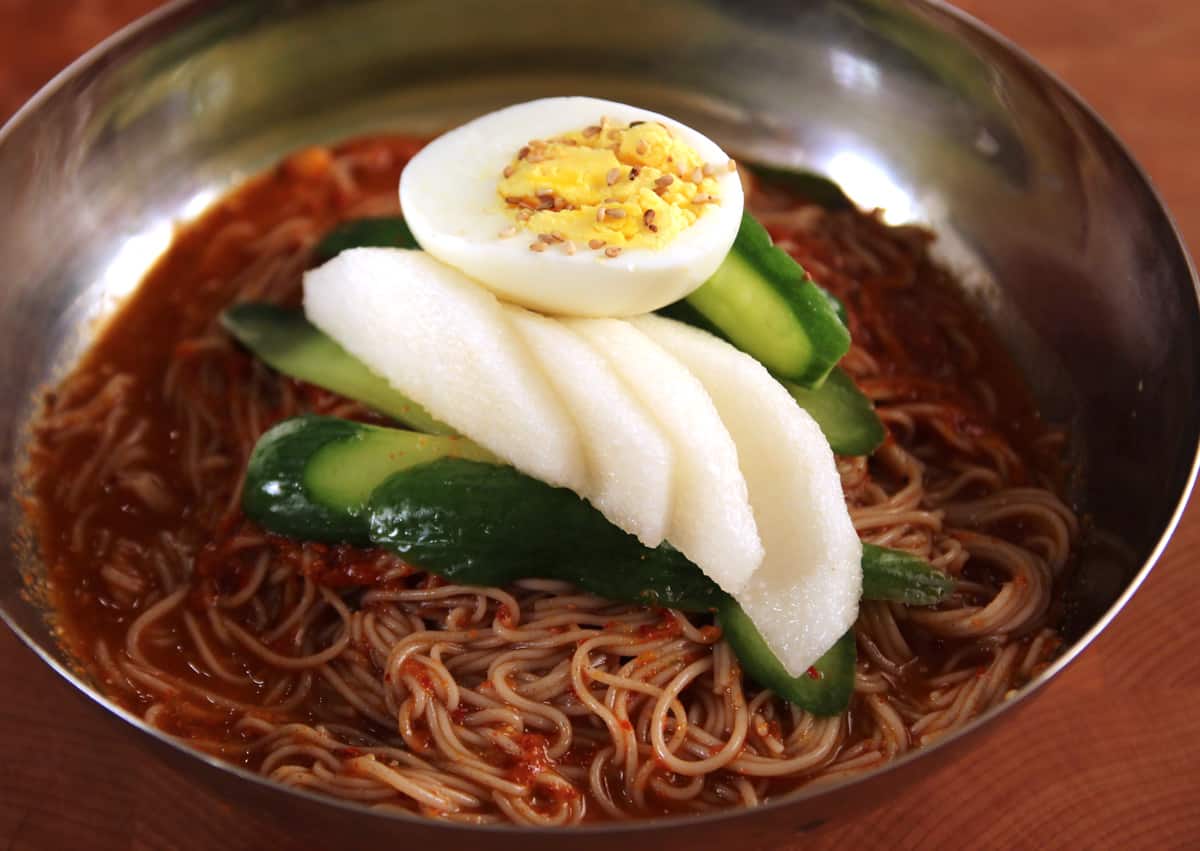 Bibim naengmyeon Cold Spicy Mixed Noodles Recipe Maangchi Bibim naengmyeon Cold Spicy Mixed Noodles Recipe Maangchi