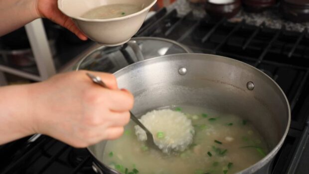 Chicken & Chicken Soup (Yeonggyebaeksuk: 영계백숙)