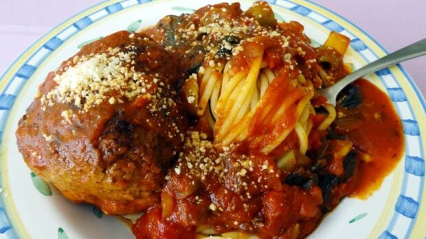 spaghetti and dutch meatball