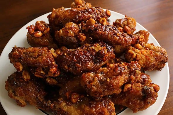 dakgangjeong (crunchy Korean fried chicken: 닭강정)
