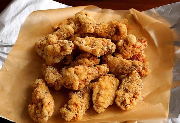 dakgangjeong (Korean sweet crunchy fried chicken: 닭강정)