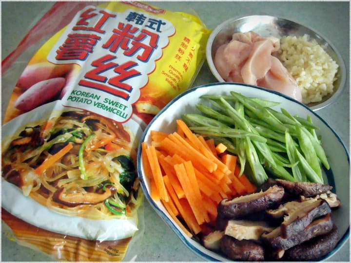 Korean food photo: Japchae on Maangchi.com