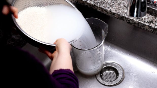tteumul (water from washing rice)