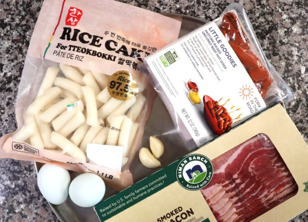 Ingredients for rose tteokbokki