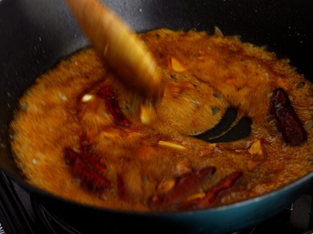 dakgangjeong-bubbling sauce