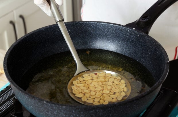 frying peanuts
